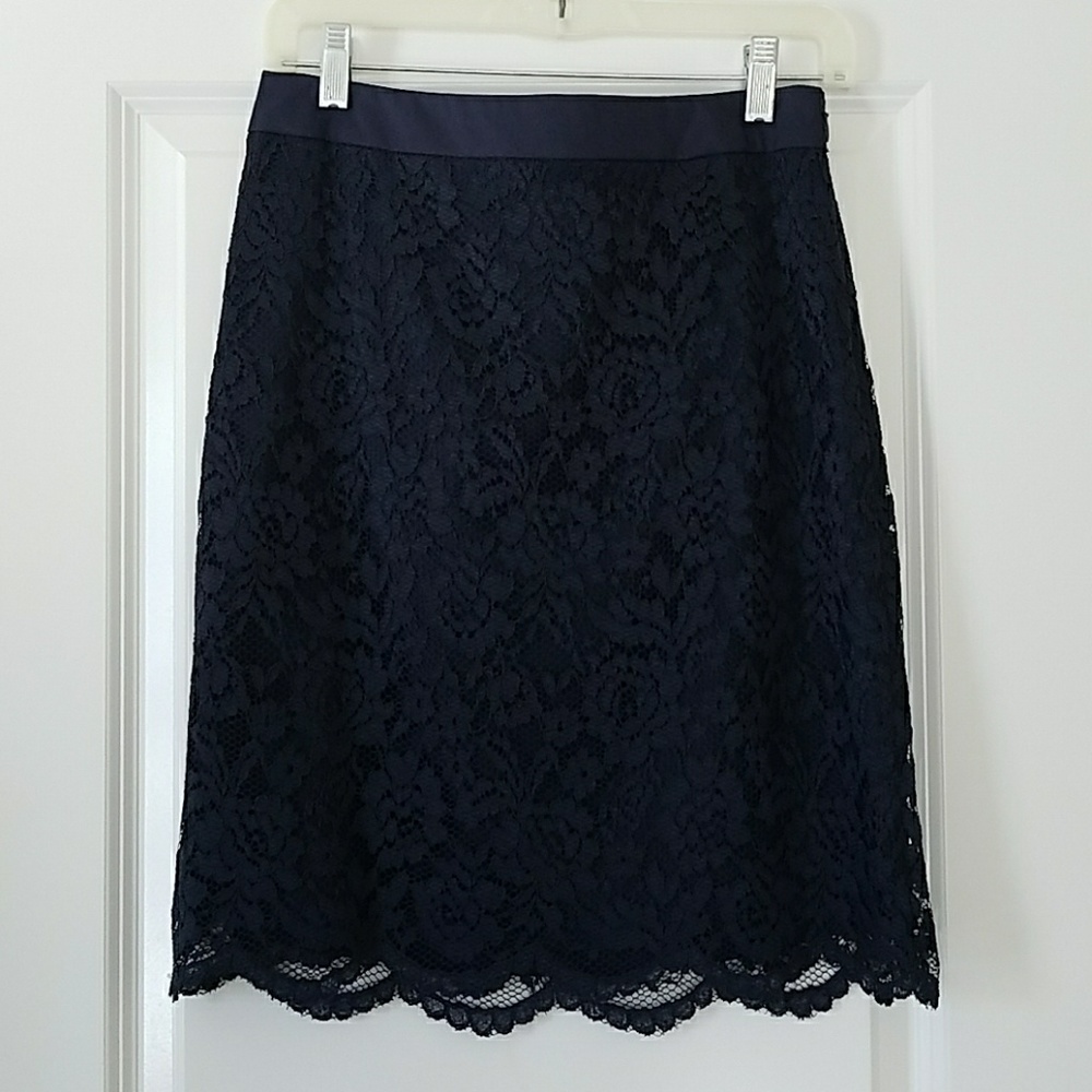 The Limited size 2 navy skirt